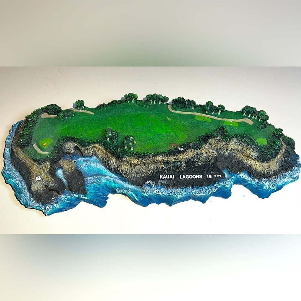 The Danbury Mint 1995 Legendary Golf Holes The‎ 16th at Kauai Lagoons